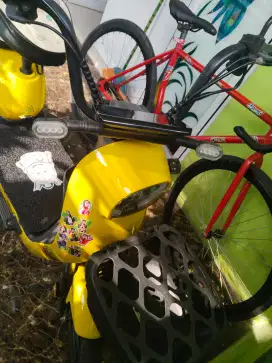 dijual sepeda listrik dan sepeda pixi bekas masih mulus