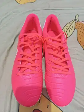 Sepatu bola nike tiempo legend 10