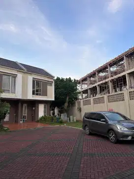 Dijual Rumah Bagus di Malibu Village Gading Serpong Tangerang