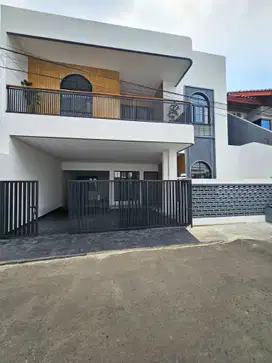 Rumah Dijual Kemang - Ampera. UNIT BARU, Mewah. Dalam Komplek. NEGO