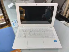 Asus X200M | Intel Celeron 1007U | RAM 2GB | SSD 128GB | Mulusss