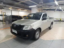 TOYOTA HILUX SINGLE CABIN 2.4 MT NIK 2014