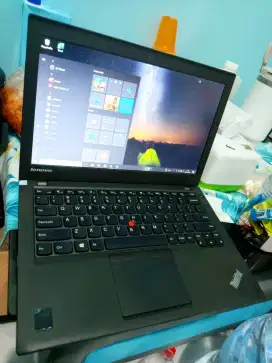 Laptop Lenovo Thinkpad x240 Core i5 Ram 8gb/SSD 256gb  . Windows 10