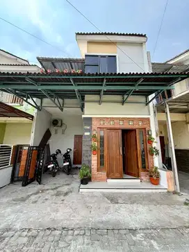 Rumah 2 Lantai Furnished Perumahan di Wiyoro Banguntapan