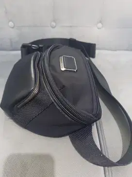 TUMI SLINGBAG Warna Hitam