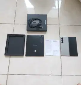 Samsung Galaxy Z Fold 12/256GB Garansi SEIN On Juli 2026 Likenew