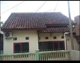 Disewakan Rumah Strategis Di Tengah Kota Palembang