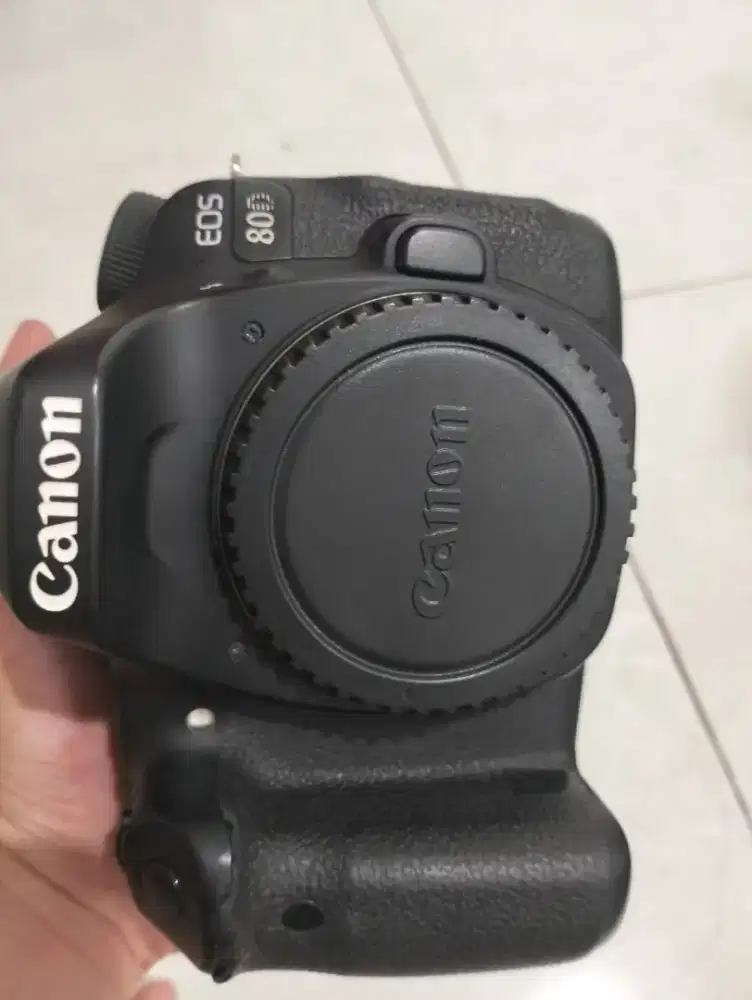 CANON 80D BODY ONLY