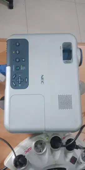Infokus nec VT 460