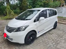HONDA FREED THN 2010