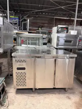 Undercounter chiller 2 pintu
Merk gea