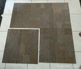 Karpet tile kantor ukuran 50x50cm ex pemakaian Bank