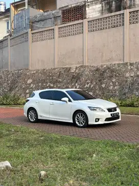 [CASH] Lexus CT200H Hybrid 2011