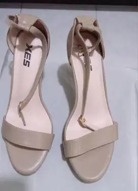 HUGH HEELS SHOES