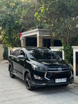 VENTURER BENSIN 2.0 MATIC