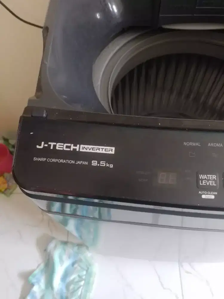 Dijual mesin cuci Sharp 9.5 kg baru dipakai 3bulan