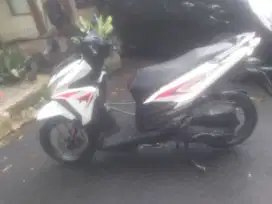 jual vario 125 / 2015 putih mulus