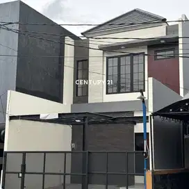 Rumah Brand New Lokasi Strategis Di Graha Raya  8559