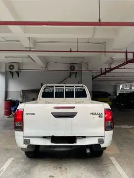 Toyota Hilux 2.4 E Double Cabin (4x4) MT