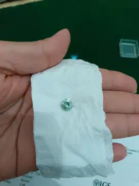 Natural moissanite