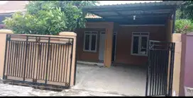 Rumah strategis deket lampu merah ciracas