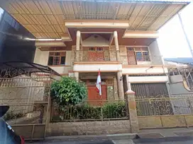 Dijual murah rumah 2 lantai di komplek Margahayu raya kota bandung