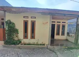 Rumah akses mobil tangerang