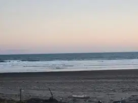 Tanah depan Pantai Medewi surfing, akses jalan 5 meter