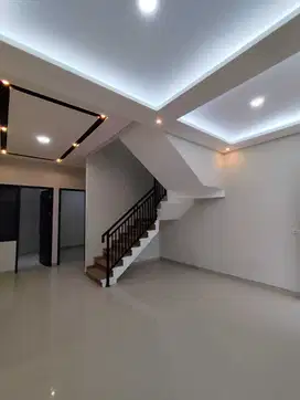 BAGUS MURAH BARU SIAP HUNI RUMAH MODERN MINIMALIS SUTOREJO