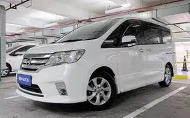 Nissan Serena  2.0 Highway Star Bensin-AT 2013 Putih