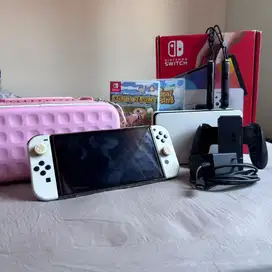 NINTENDO SWITCH OLED WHITE
