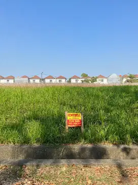 Kavling Istimewa 351m², Jalan Utama Taman Simpruk Cikarang, 5.2 JT/m²!