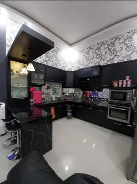rumah cantik 2 lt di jl ikan suhat dekat kampus UB Brawijaya dan UNMUH