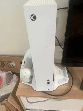 Xbox Series S – Kondisi Mulus, Lengkap