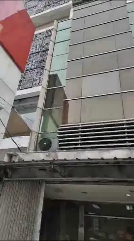 Disewakan ruko eks bank siap pakai di Sawah Besar, Jakarta Pusat