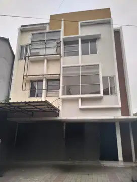 Ruko di Tangerang, Depan Jalan Ramai Dan Strategis