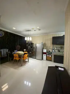 KEREN HARGA RUMAH CANTIK HOOK DAN LUAS DI GEMPOL ASRI CIJERAH  BANDUNG