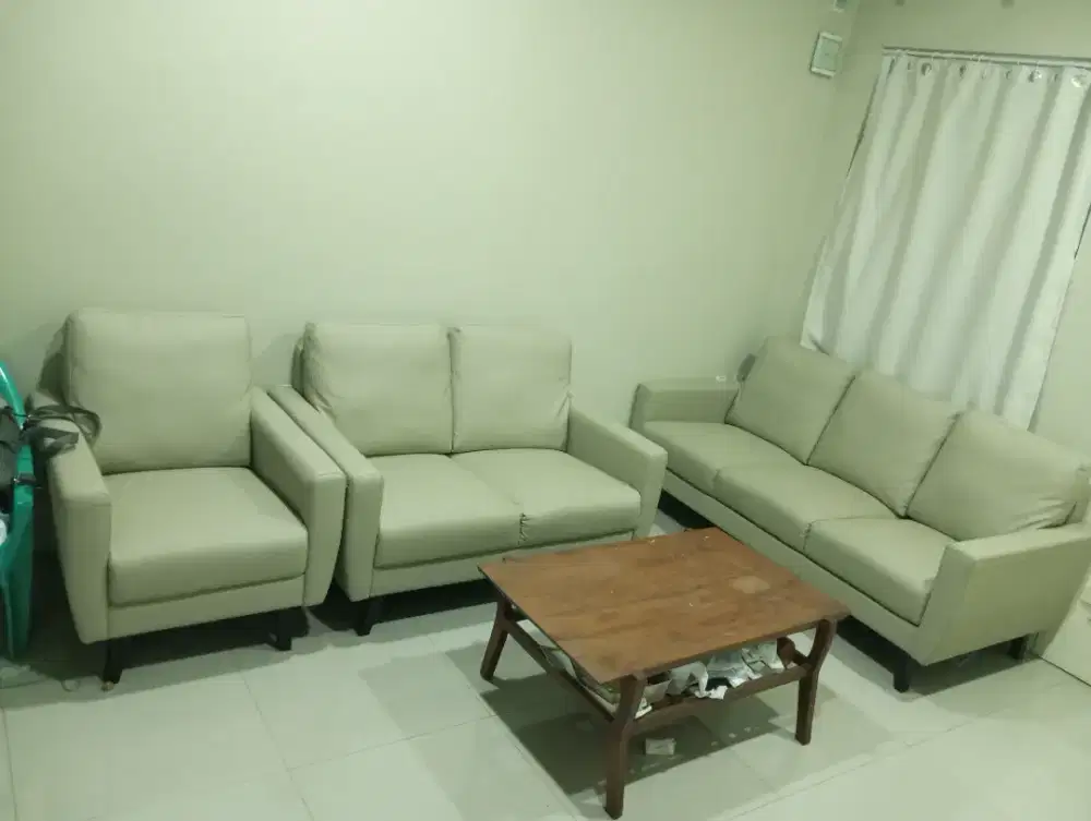Sofa Selma Informa belum setahun