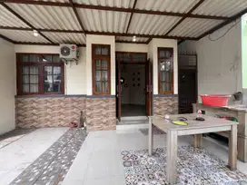 Disewakan rumah bagus semi furnished di galaxy  dekat taman