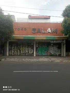 Ruko 3 Lantai Lokasi Strategis di Jalan Wahid Hasyim Ngampilan