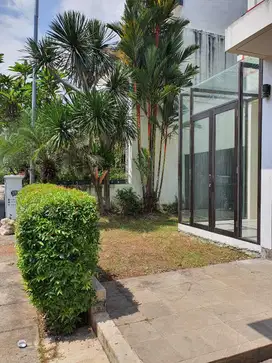 Rumah pulomas residences sudah renovasi rapih siap pakai
