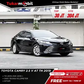 TOYOTA CAMRY 2.5 V Tahun 2019 hitam pajak panjang low km