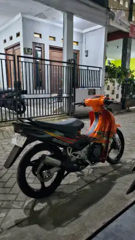 Dijual satria hitam orange tahun 2002