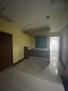 SEWA KANTOR DI JAKARTA SELATAN KUNINGAN 370M2 PARTISI 150K NEGO