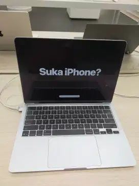 MacBook Air 13 inci 256GB