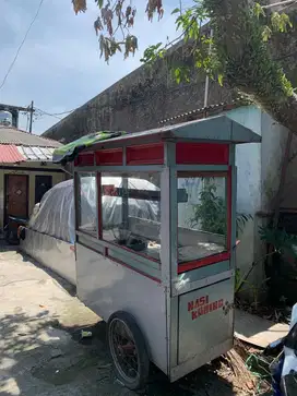 Gerobak bekas gorengan dan cuanki