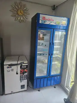 Dijual Showcase daimitsu 2 pintu 6000 & freezer Gea