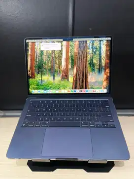 MacBook Air M2 2022 Second Like New Unit Charger