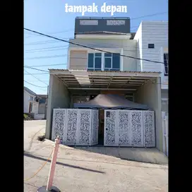 Dijual rumah 3,5 lantai elegan lokasi strategis