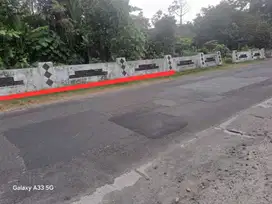 Tanah pinggirnjalan LPMP kalasan sangat nyaman sekali